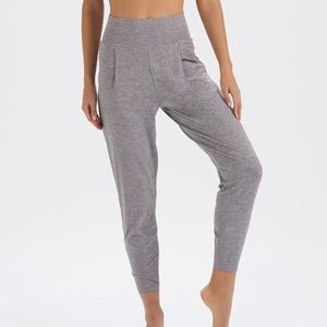 LIKE NEW Vuori Lux Harem Pants, Clay Heather, XS